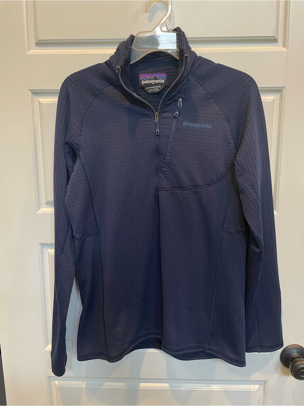 Patagonia Women’s Navy Lightweight Pullover